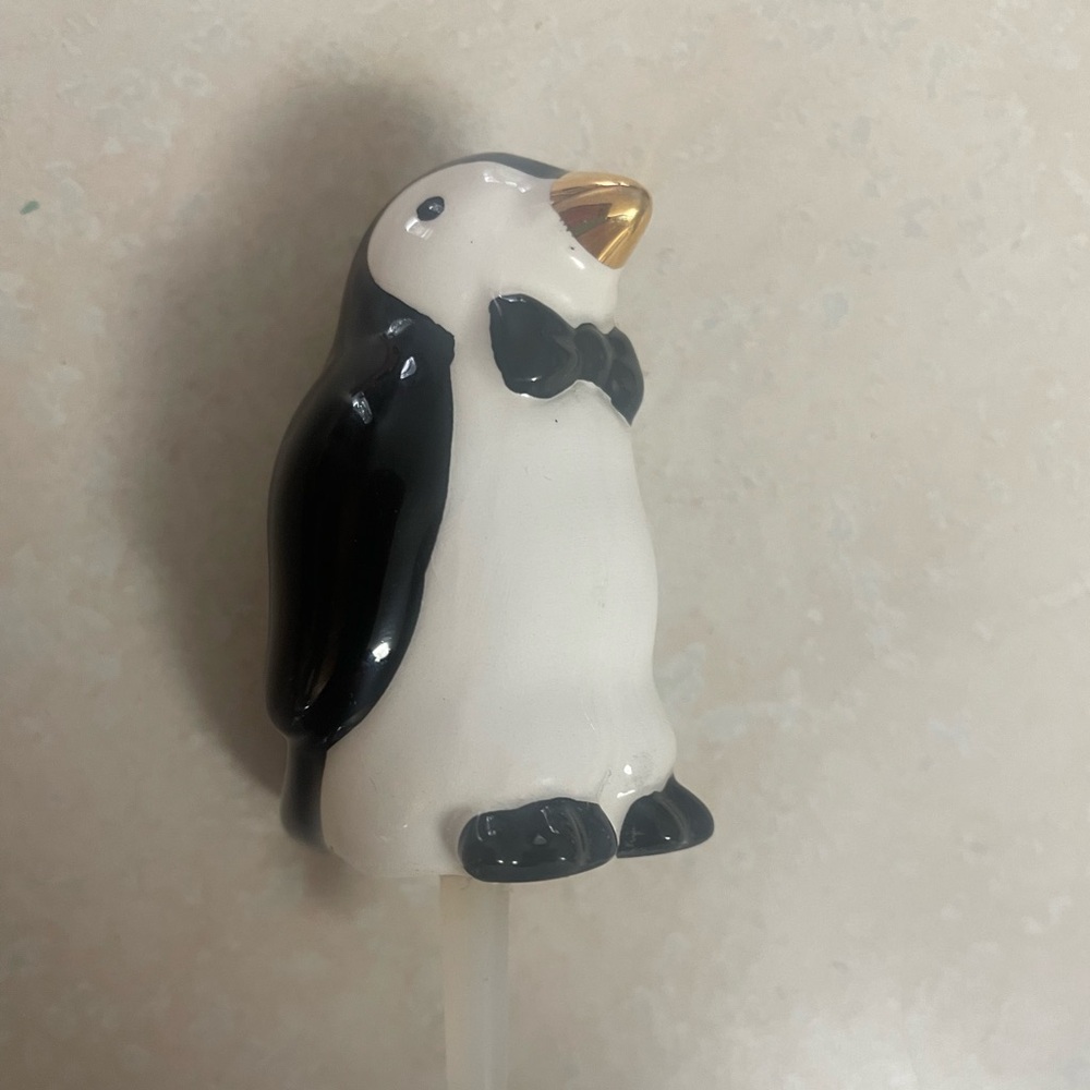 Nora Fleming penguin